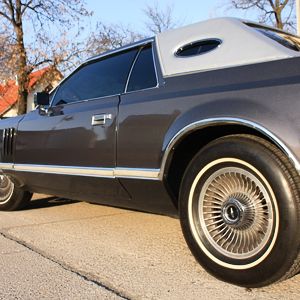 lincoln-mark-v-02.jpg