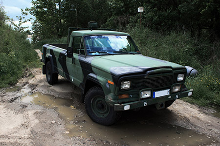 Jeep J10